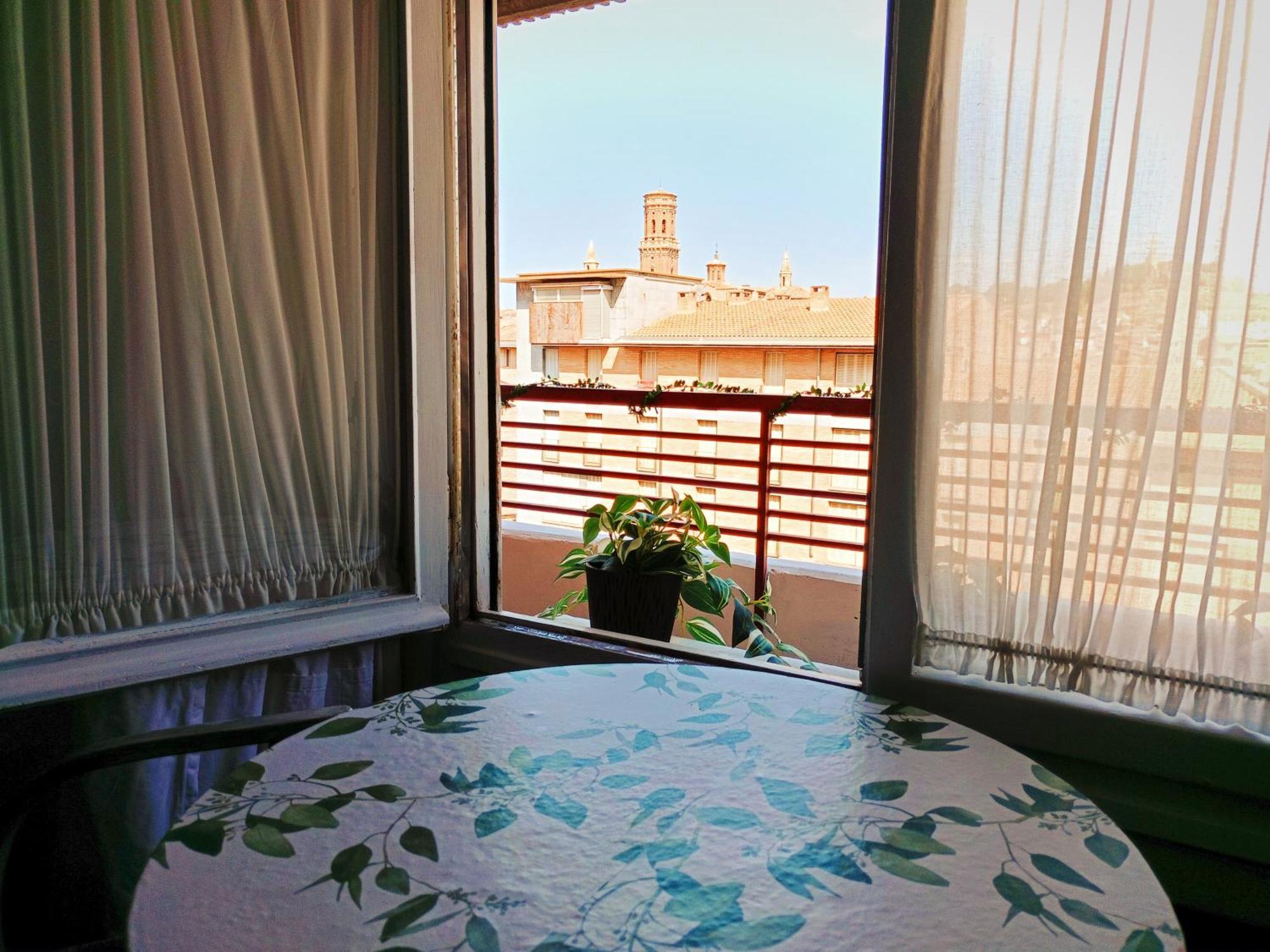 Pension Las Hojas Tudela Exterior photo