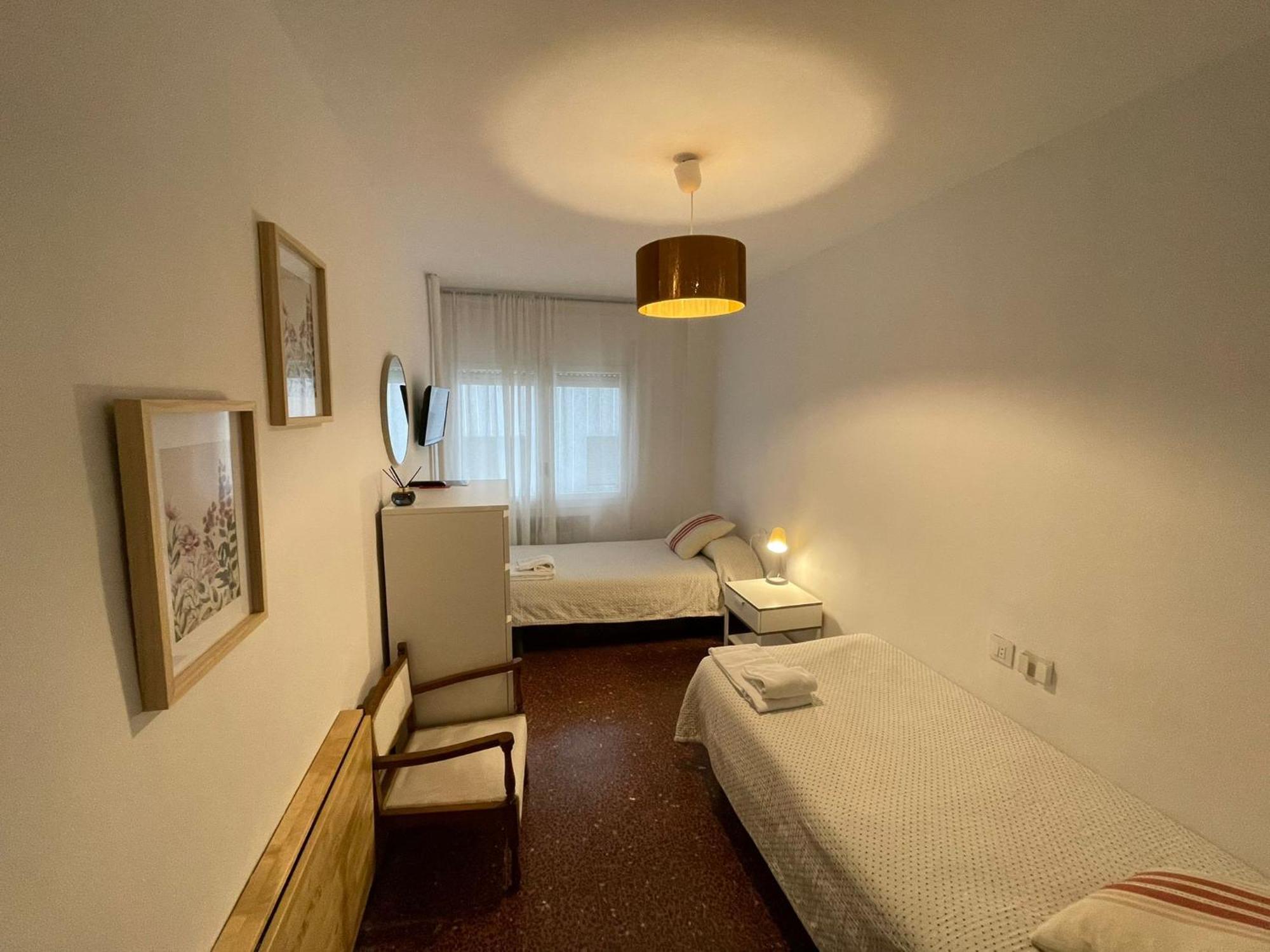 Pension Las Hojas Tudela Exterior photo